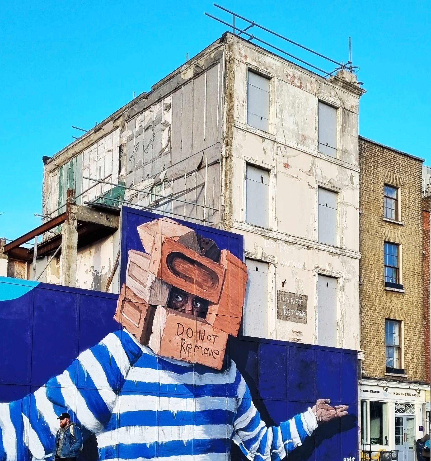 Do Not Remove - Graffiti on remaining portion of Ormond Hotel, Dublin Do Not Remove - Graffiti on remaining portion of Ormond Hotel, Dublin