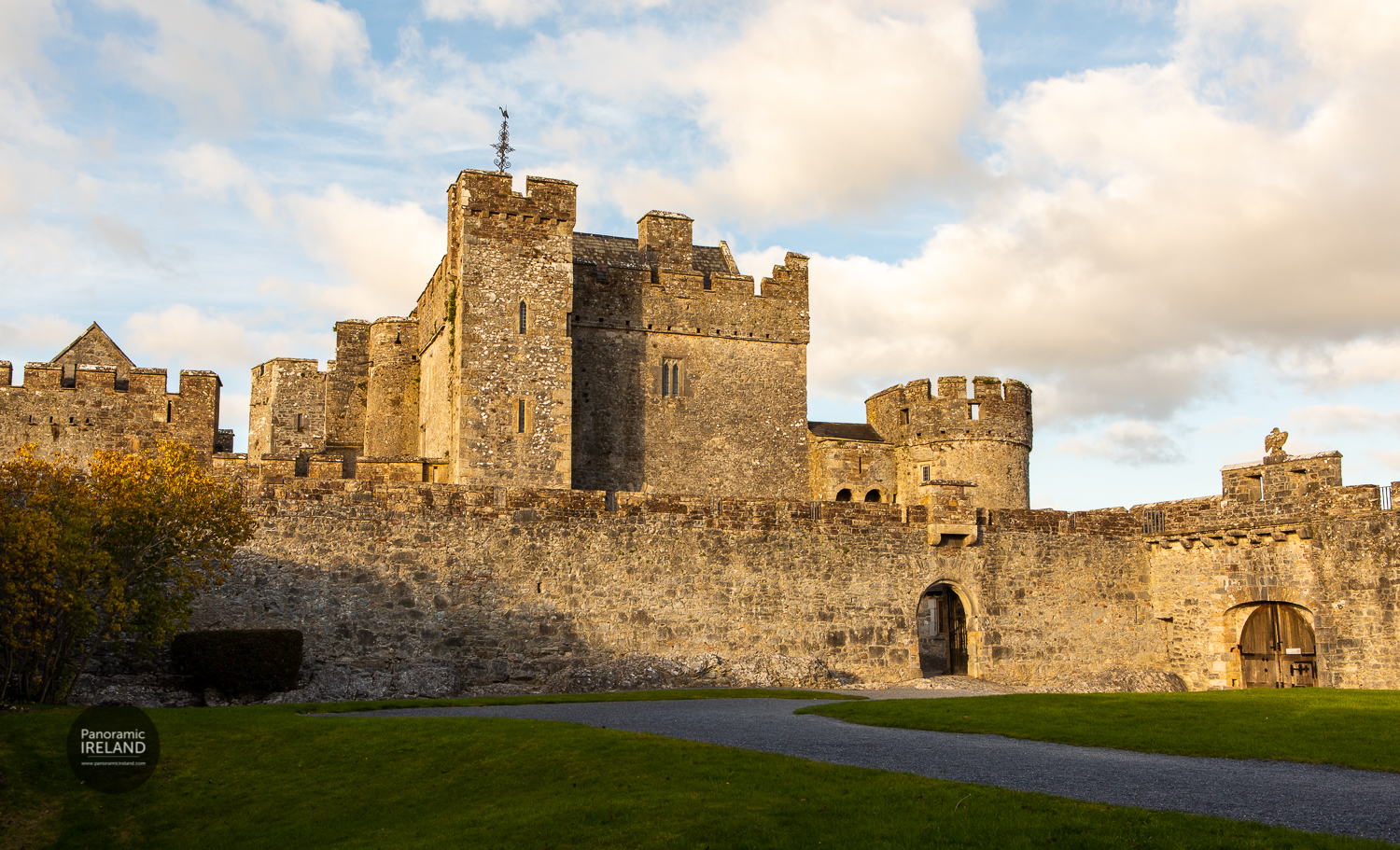 Cahir Castle, inside the walls Cahir Castle, inside the walls