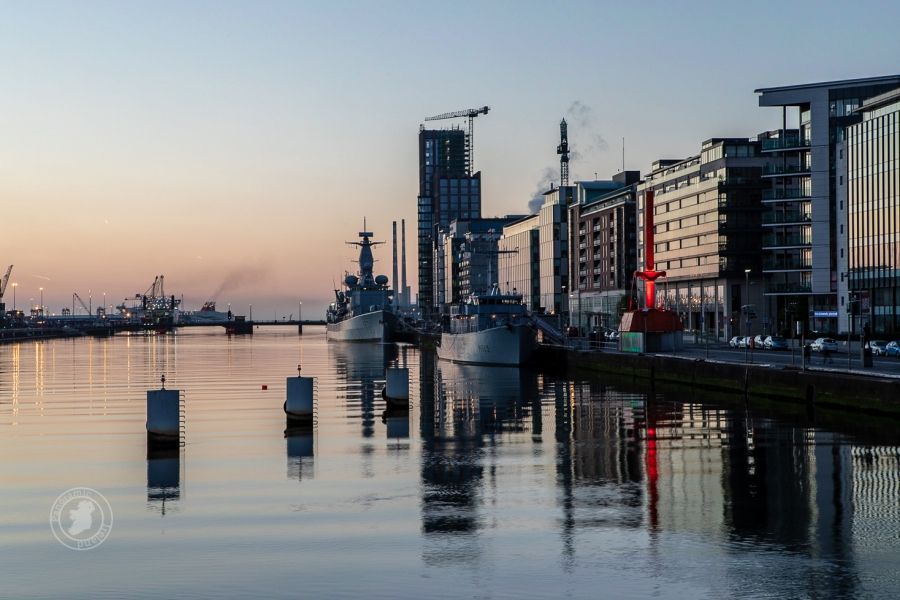 Dublin&#039;s River Liffey and Morning Reflections