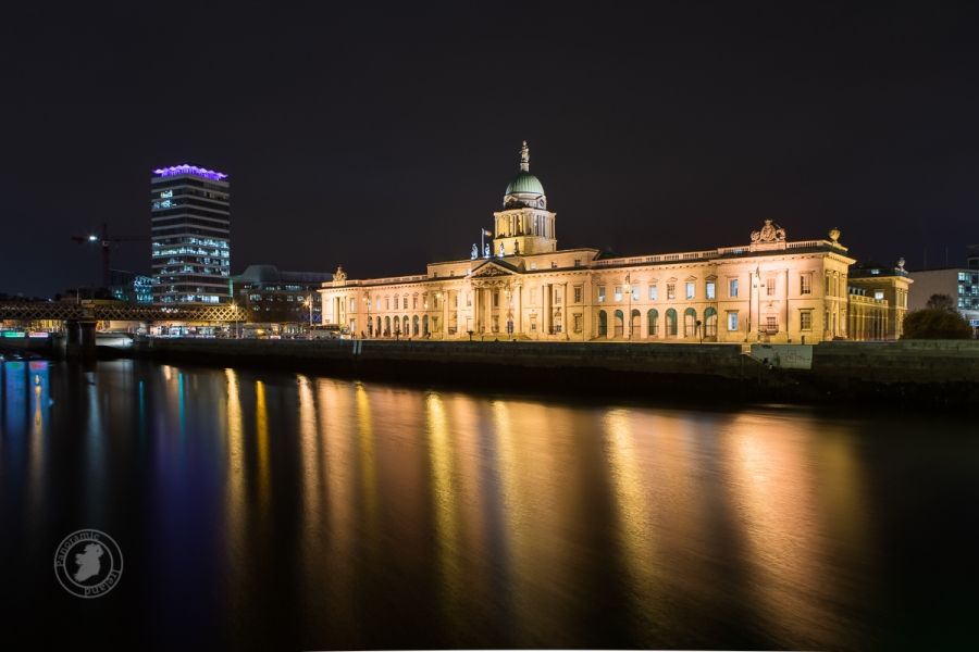 Dublin&#039;s Iconic Custom House at Night